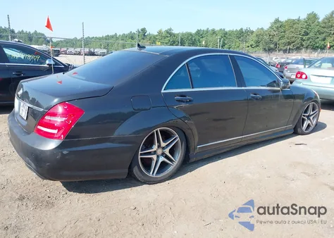 2013 Mercedes-Benz S 550 z USA, uszkodzony, nr VIN WDDNG7DB7DA520577